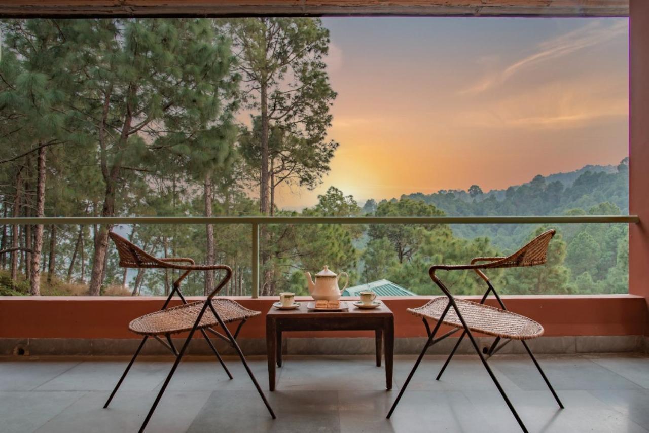 Western Edge Kasauli !Lawn! Bonfire! Peace! Pvt Villa ! Exterior photo