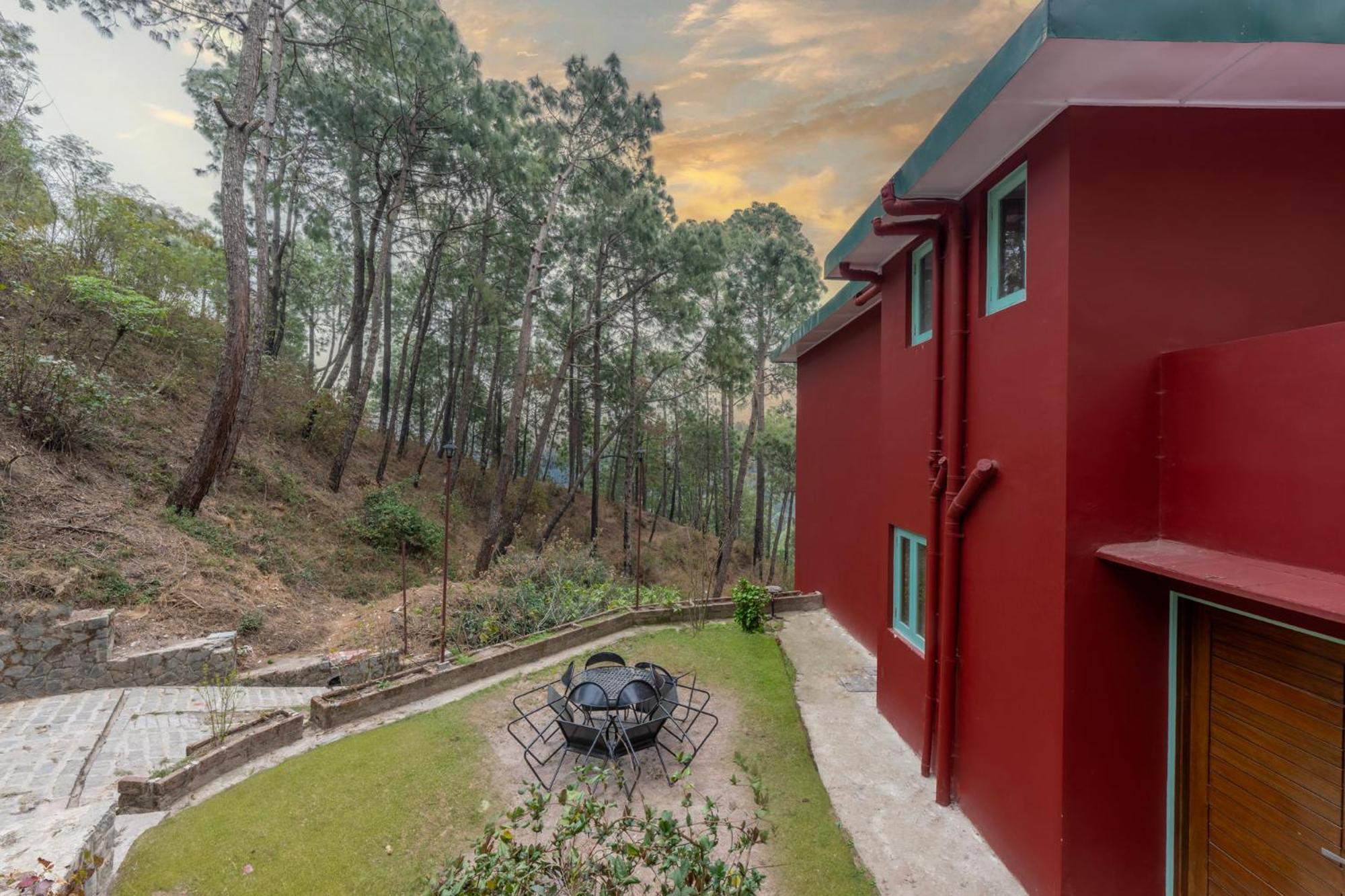 Western Edge Kasauli !Lawn! Bonfire! Peace! Pvt Villa ! Exterior photo